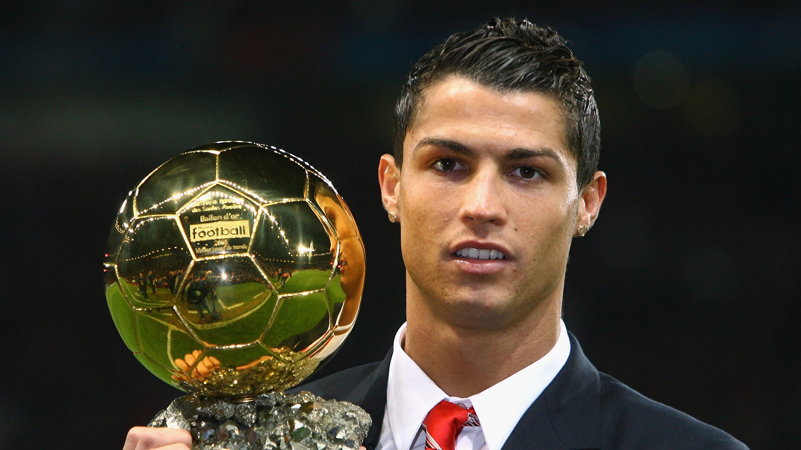 开云竞猜官网-未来足球“天王”之路：崭露头角的年轻力量，未来足坛第一人